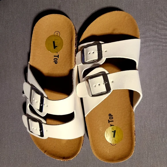White sandals size 1 - Picture 1 of 2